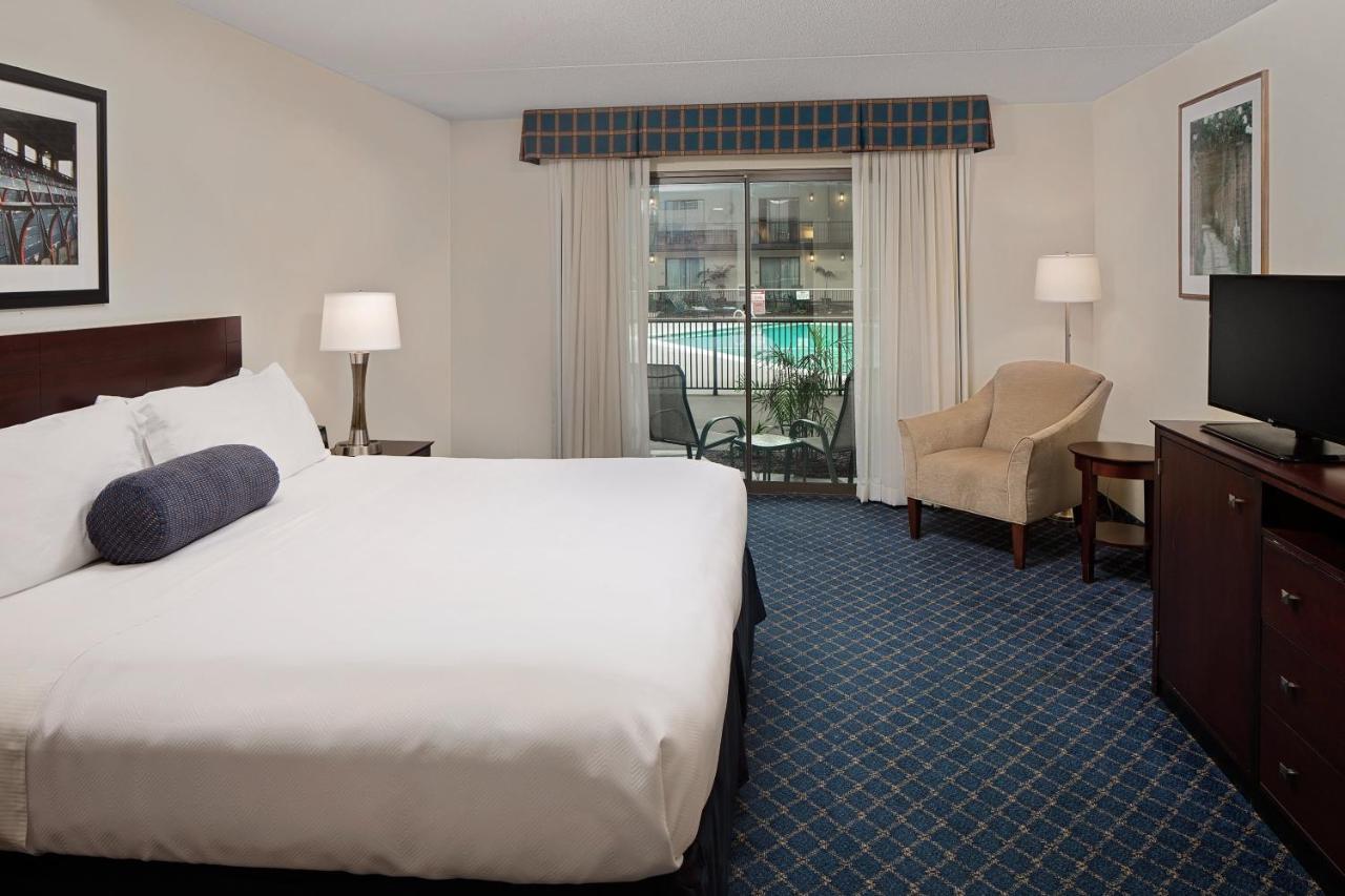 Boxboro Regency Hotel Boxborough Bagian luar foto